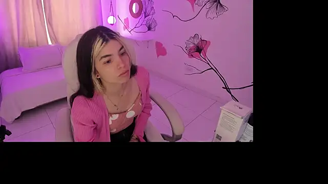 Isabela Fiorelli online show from October 28, 1:06 pm