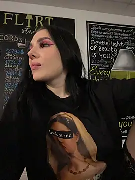 MaeveMoon online show from February 5, 7:28 pm