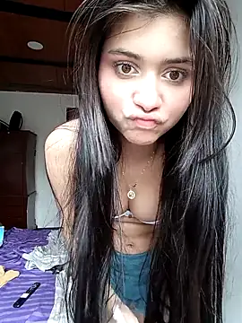 CHLOE ISABELL online show from March 18, 6:57 pm