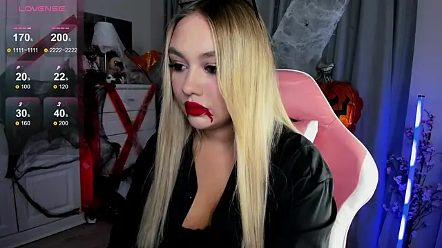 Snapshot of _Loneve__ chatting on October 31, 2:43 pm  Loneve   online show from October 31, 2:43 pm