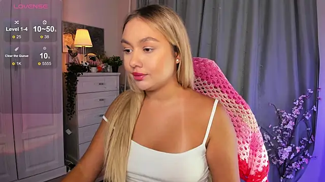 Snapshot of _Loneve__ chatting on October 10, 3:50 pm  Loneve   online show from October 10, 3:50 pm