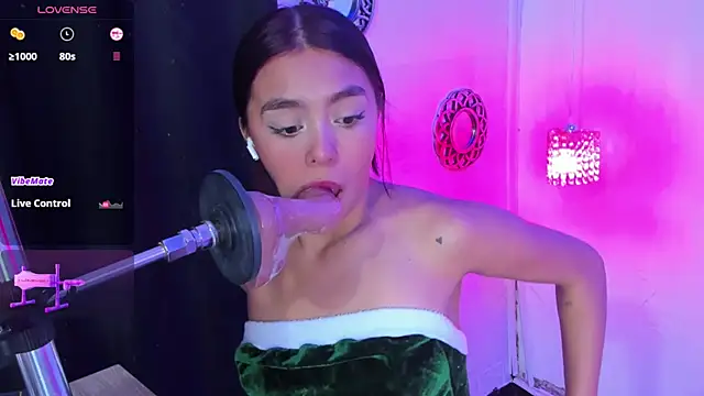 lanna brunette online show from October 18, 12:52 pm