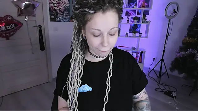 HoneySallyMoore online show from November 16, 2:02 am