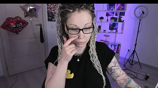 HoneySallyMoore online show from October 12, 5:04 pm