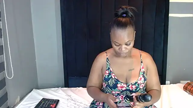 BigbootyliciousXXX online show from November 21, 4:09 pm