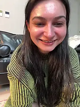 lunalovelee online show from May 11, 2:41 pm