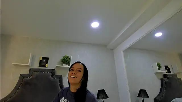 EmiliaRose  online show from November 1, 8:35 pm