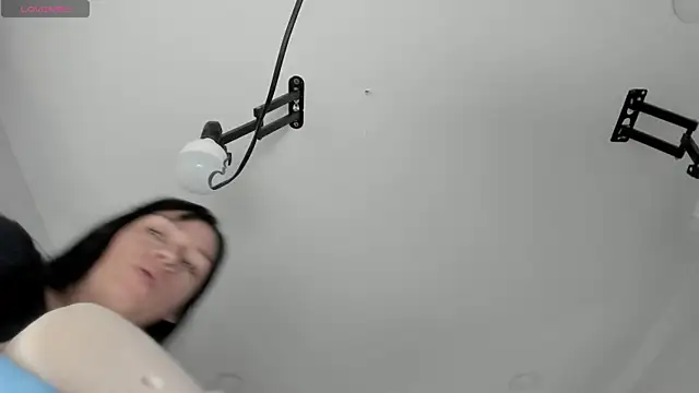 EmiliaRose  online show from March 17, 9:19 pm