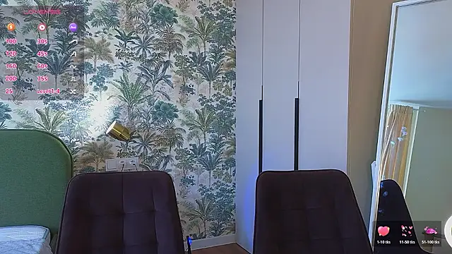 Caroline  Brown online show from February 28, 4:56 am