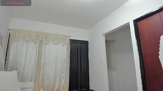 PamelaBliss online show from April 14, 10:15 am