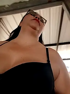 promiscuous-indecent-momm online show from November 9, 8:05 pm