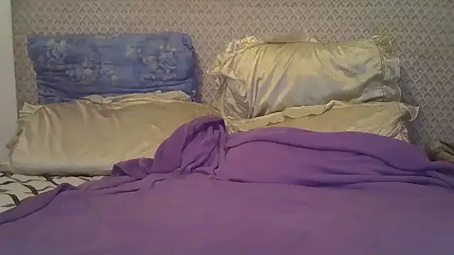 ChloeBab online show from December 18, 12:43 pm