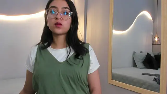 lucelly 15 online show from January 13, 11:58 am