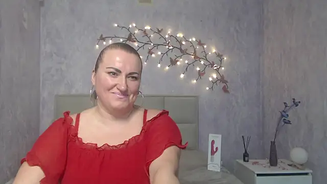 DianaMGG online show from February 17, 7:29 am