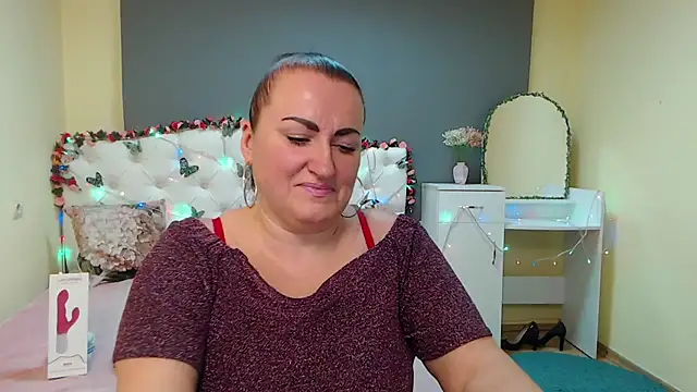 DianaMGG online show from March 6, 6:47 pm