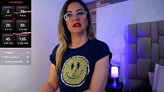 Azaahara  online show from December 5, 12:50 pm