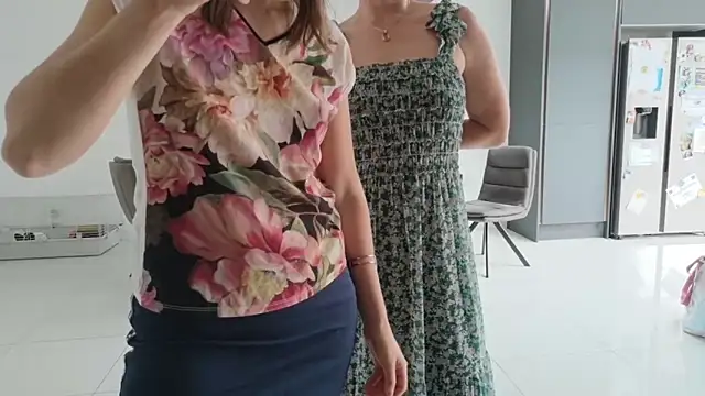 eatmypie69 online show from June 18, 9:14 am