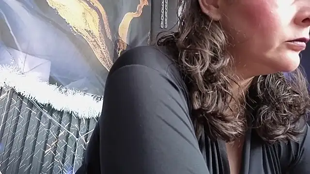 AmandaKovich online show from December 15, 7:30 pm