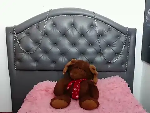 angellyhorny online show from December 14, 9:42 pm