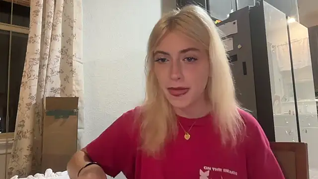 sinfulblonde1 online show from July 30, 4:02 am