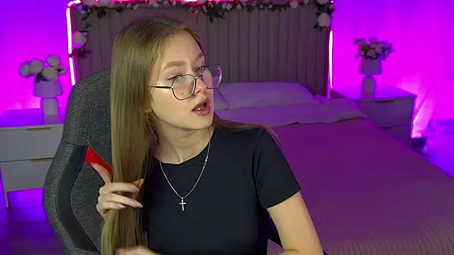 EveMundie online show from November 25, 12:40 pm