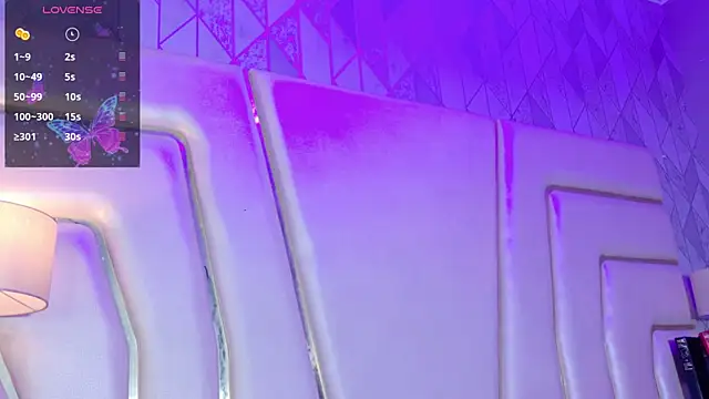 AnahisBennett online show from April 28, 4:49 am