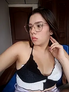 Snapshot of EmmaSulivan chatting on September 11, 1:55 pm EmmaSulivan online show from September 11, 1:55 pm
