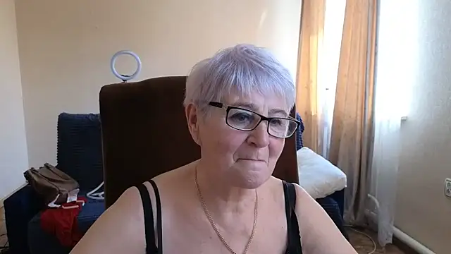 Sandra Snowflake online show from April 23, 12:29 pm