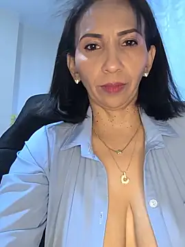 Mrsvictoriaaa online show from June 3, 8:36 pm