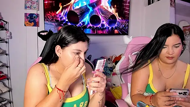 Cristal Smith20 online show from March 29, 7:35 pm