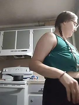 HTXBELLE online show from November 21, 12:40 pm