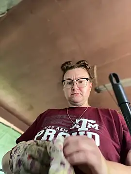 HTXBELLE online show from April 10, 5:08 pm