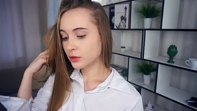 QuennaCoote online show from October 2, 9:03 am