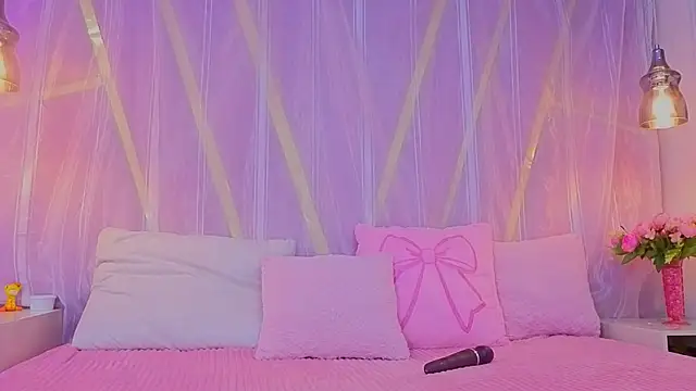 EmmyCortez online show from March 2, 11:50 am