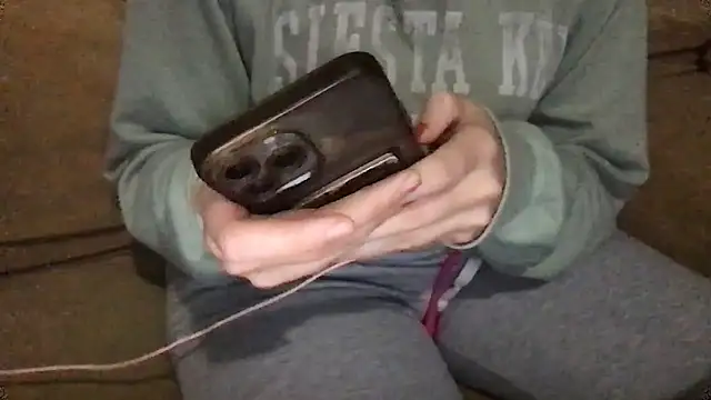 ashleighpink online show from February 7, 5:00 am