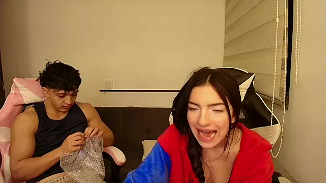 DesireLuxe online show from November 26, 7:20 am