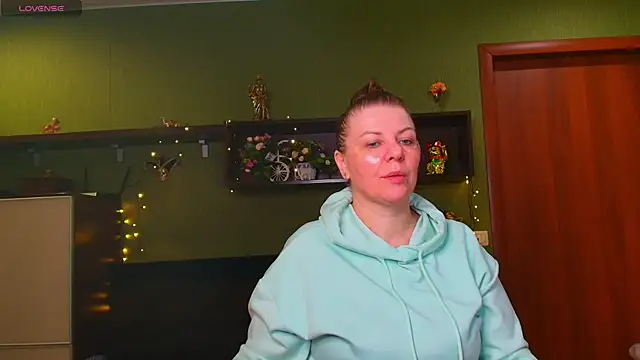 VeronikawGold online show from April 9, 6:46 pm