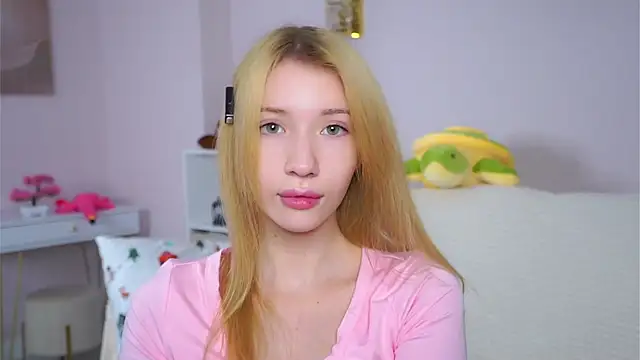 SunnivaCovil online show from February 12, 2:52 pm