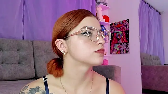 MelaniJhonson online show from May 1, 2:37 am