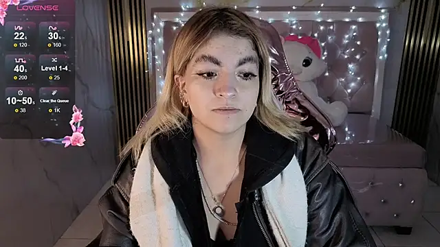 lili conor s online show from November 2, 3:43 am