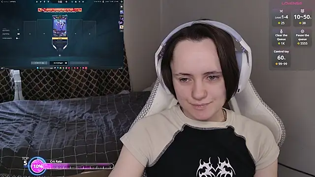 Luna Loveee online show from February 20, 6:26 am