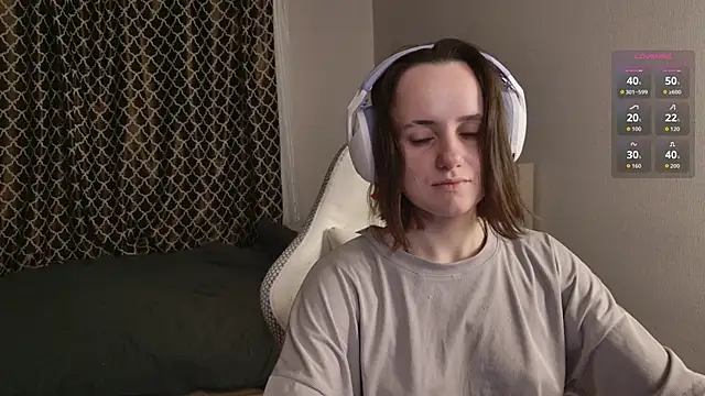 Luna Loveee online show from October 4, 3:01 am