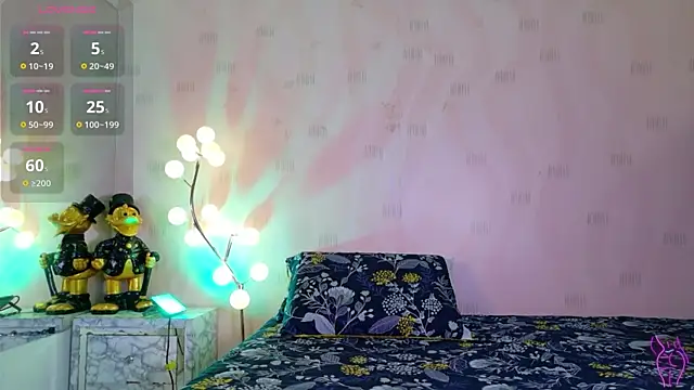 innocenthazel online show from April 18, 2:58 am