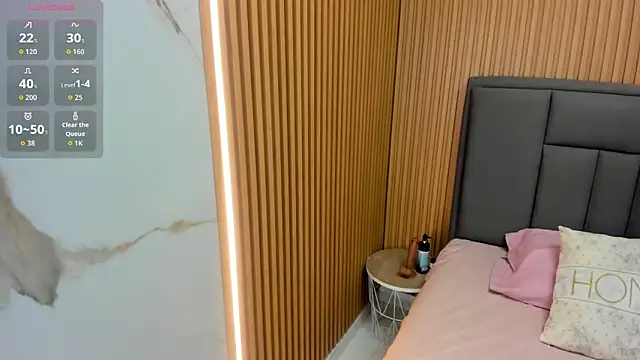 MEGANZARICK online show from November 18, 2:45 am