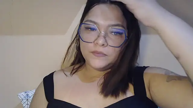 GoddessChaar online show from December 15, 9:31 pm