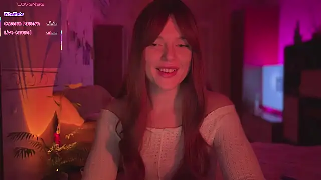 CherryRed Girl online show from April 10, 9:43 pm