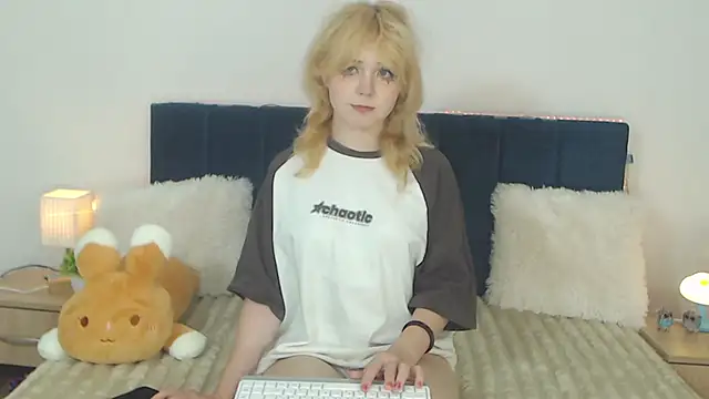 EmilyAngells online show from September 12, 7:40 am