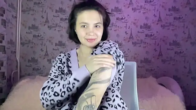 Just Scarlet  online show from October 19, 12:18 pm