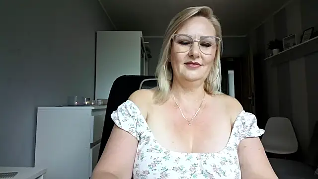 DianaLive online show from June 18, 9:14 am