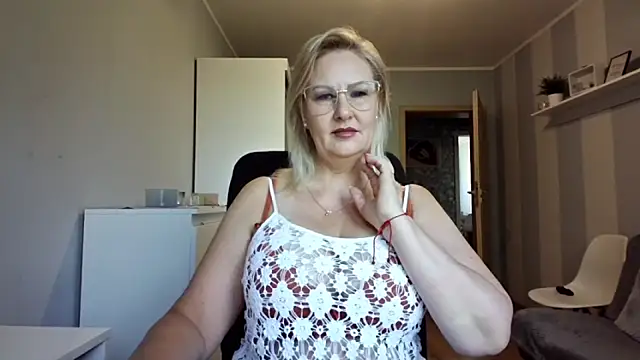 DianaLive online show from July 2, 6:08 am